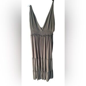 Elegant Green Ruffled Sleeveless Dress